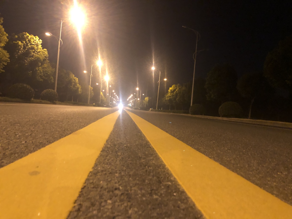 黑暗中的一束光