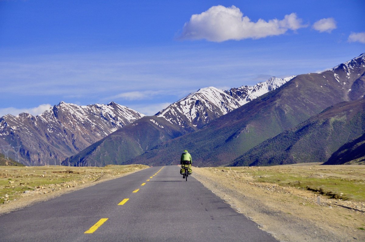 人生就像旅行,不在乎目的地,在乎的是沿途的风景以及看风景的心情.