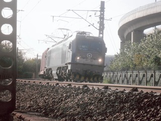 70686
