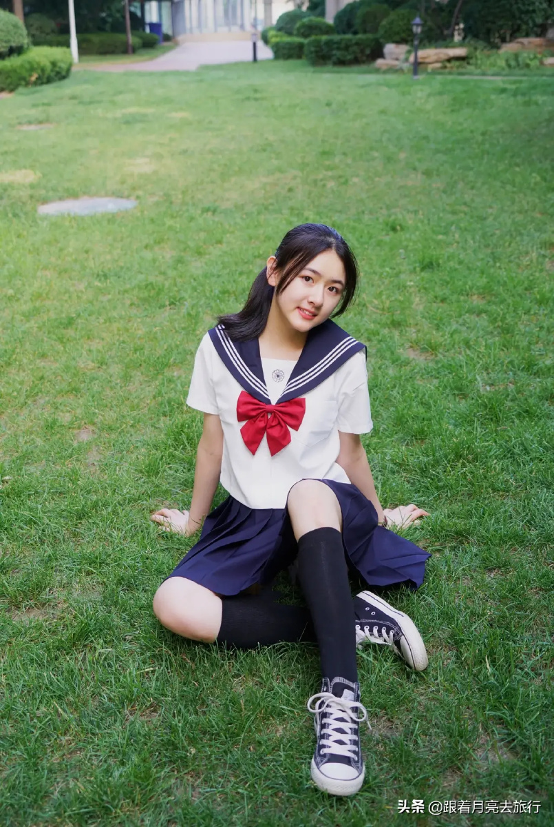 好美的校服女生