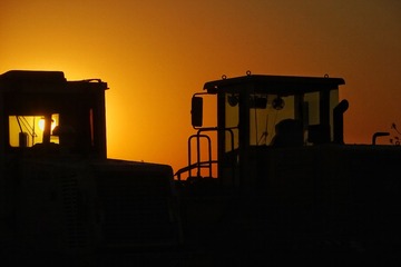 830253