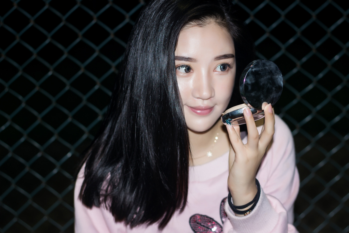 衢州操场夜景美女