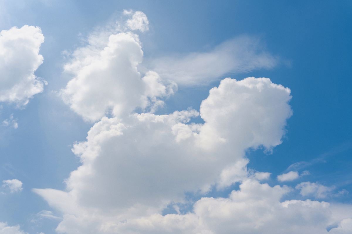 实拍纯净天空云朵素材分享