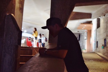 001