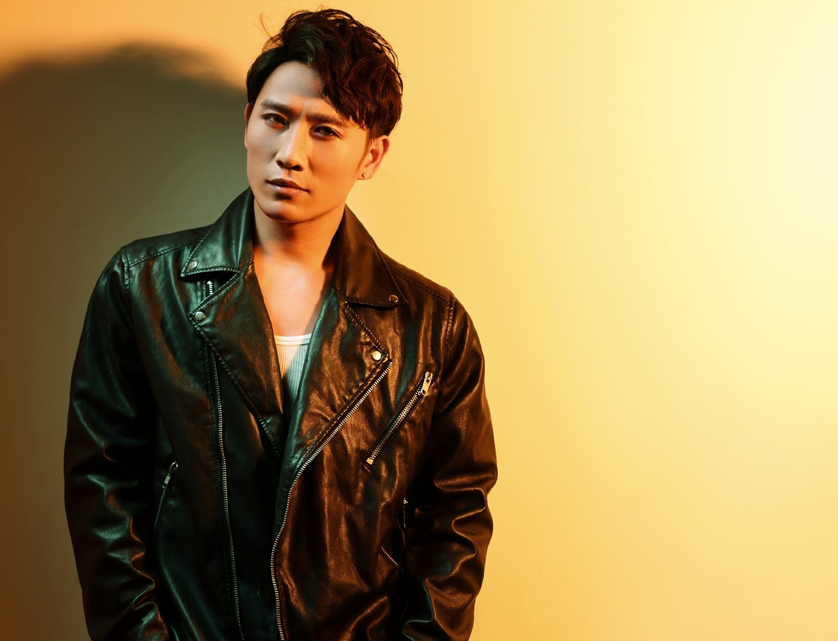 给歌手雷雨拍的写真