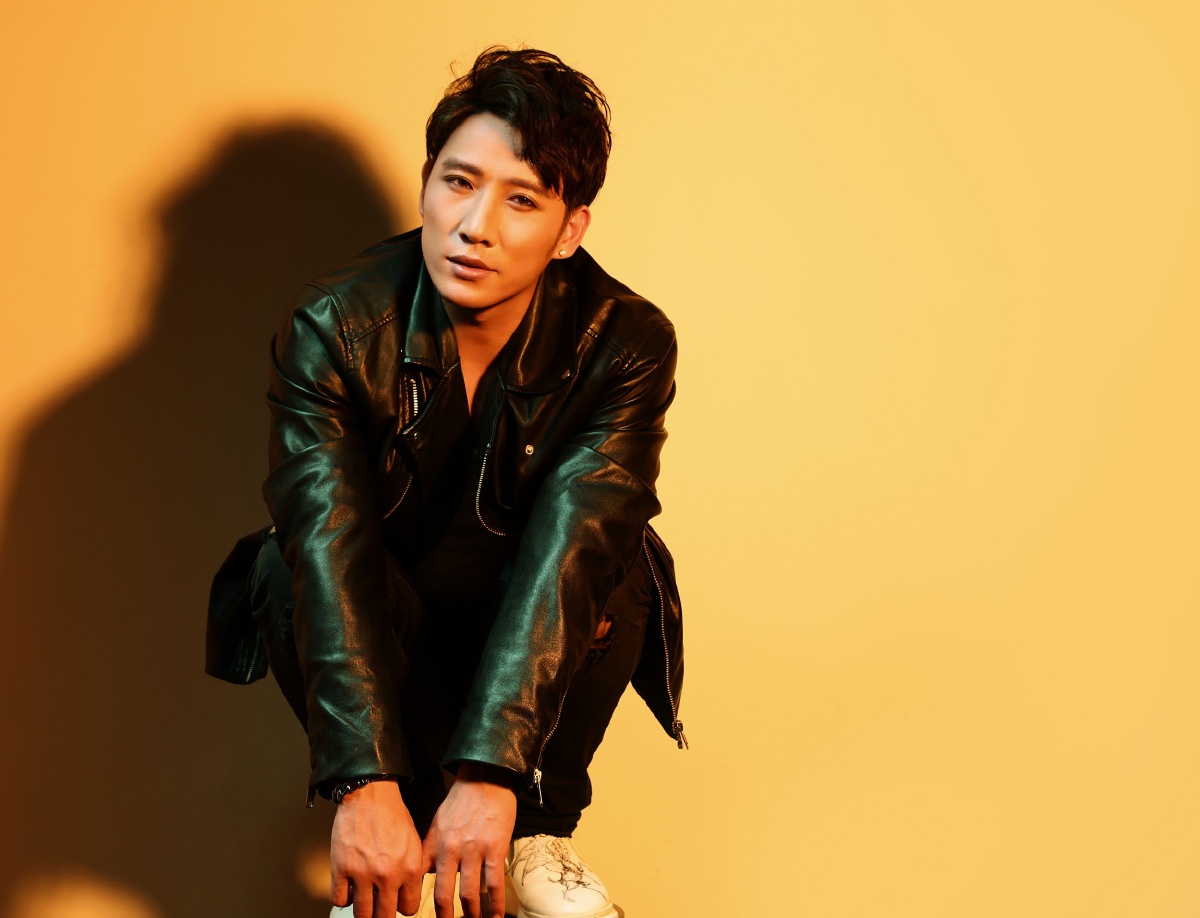 给歌手雷雨拍的写真