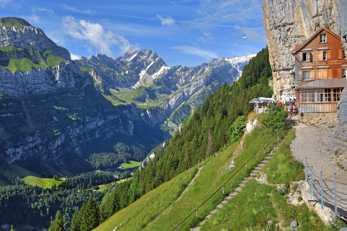 大漠风尘日色昏
