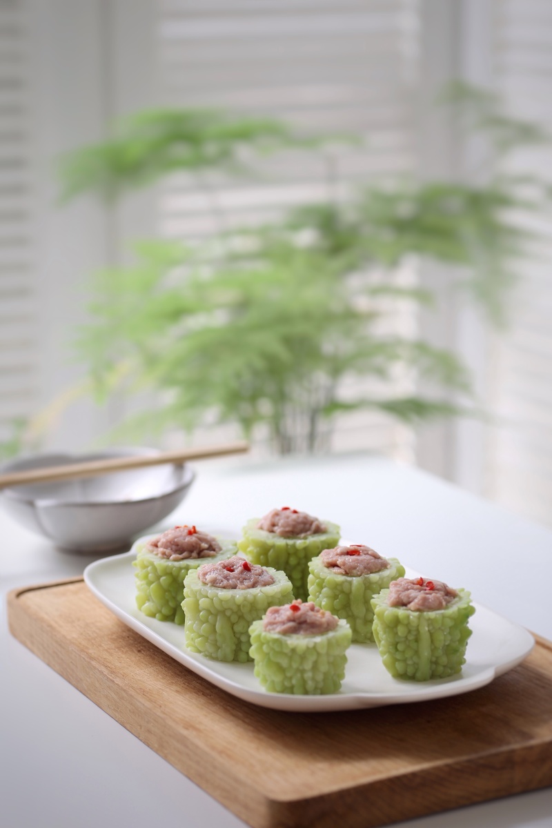 节气美食小满苦瓜酿肉炎夏开启做一道苦瓜酿肉苦中亦有鲜甜