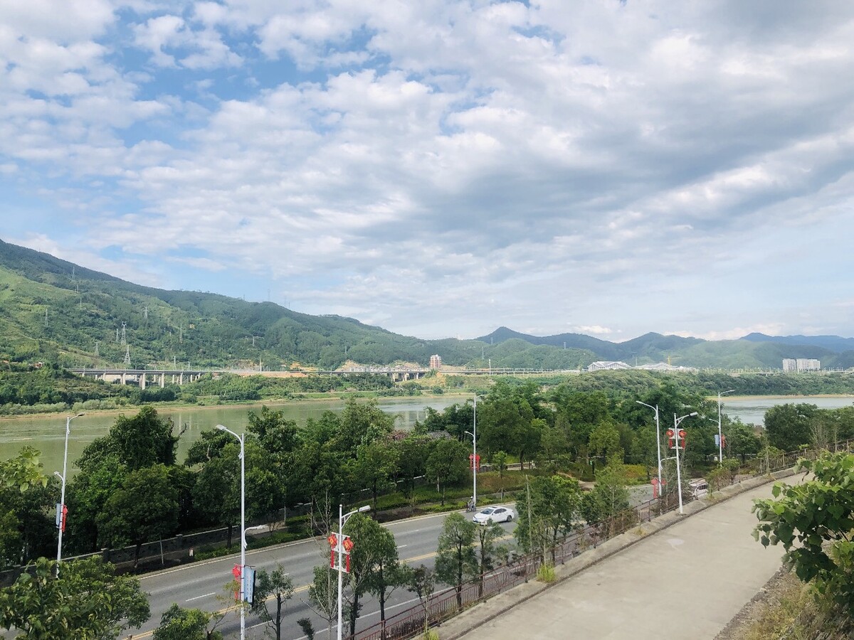 m88手机投注-中科院研究团队发现:埃博拉病毒入侵人体内机制