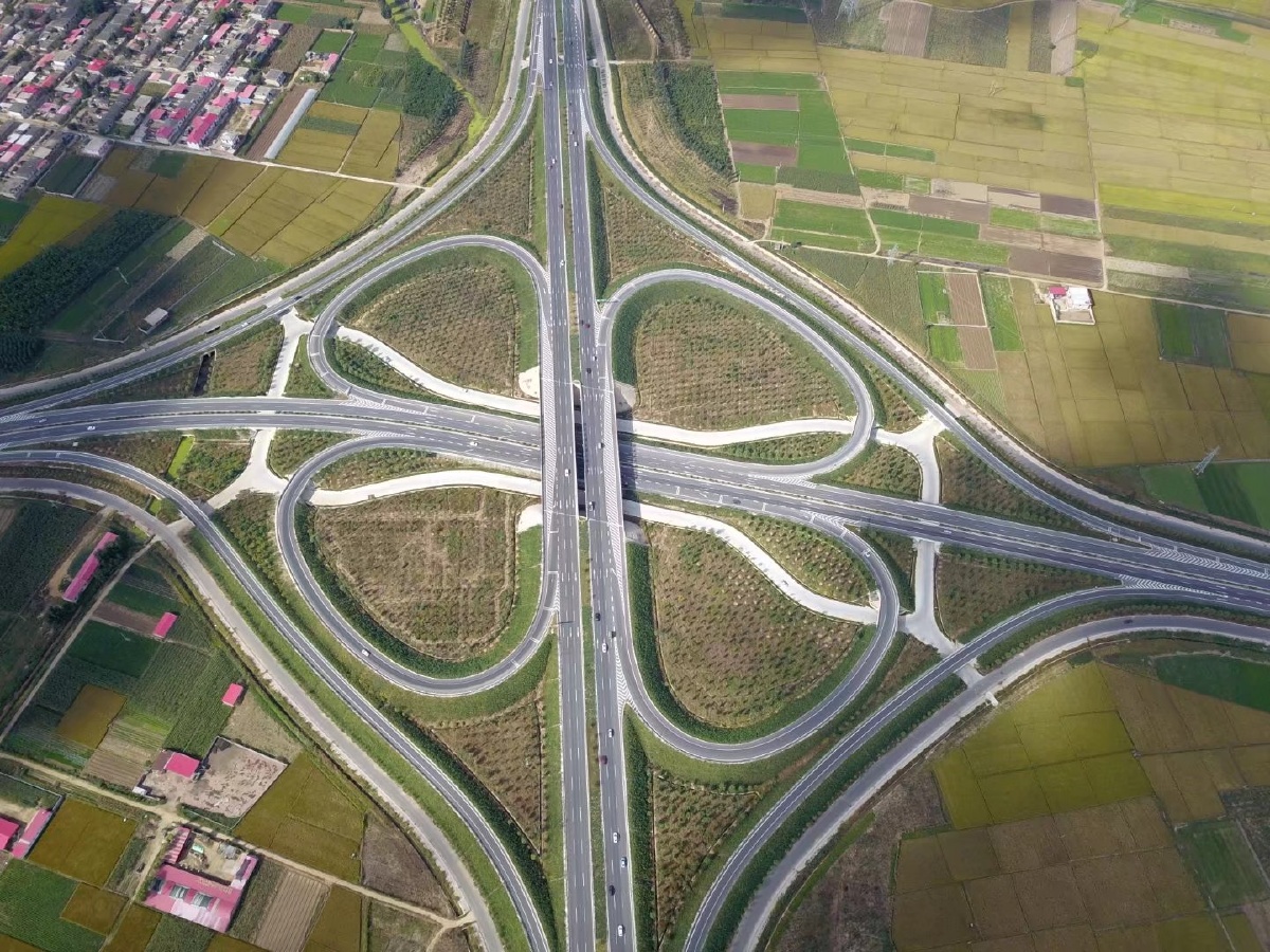 宁海大道蝴蝶型立交桥,高度500米航拍美景 - 朝晖游天下 - 图虫