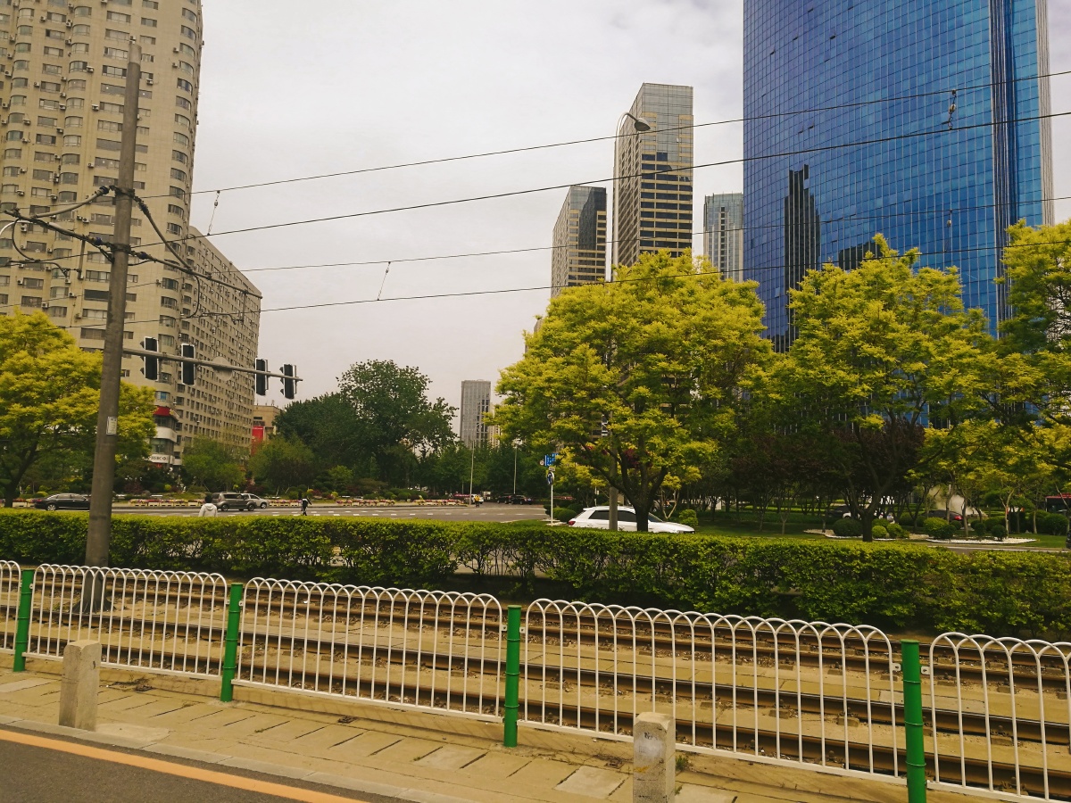 大连兴工街到大连星海广场的街景