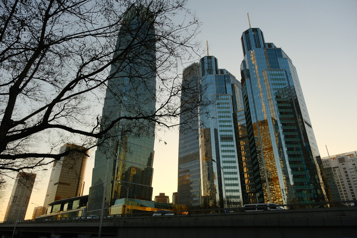 东三环路边的建筑