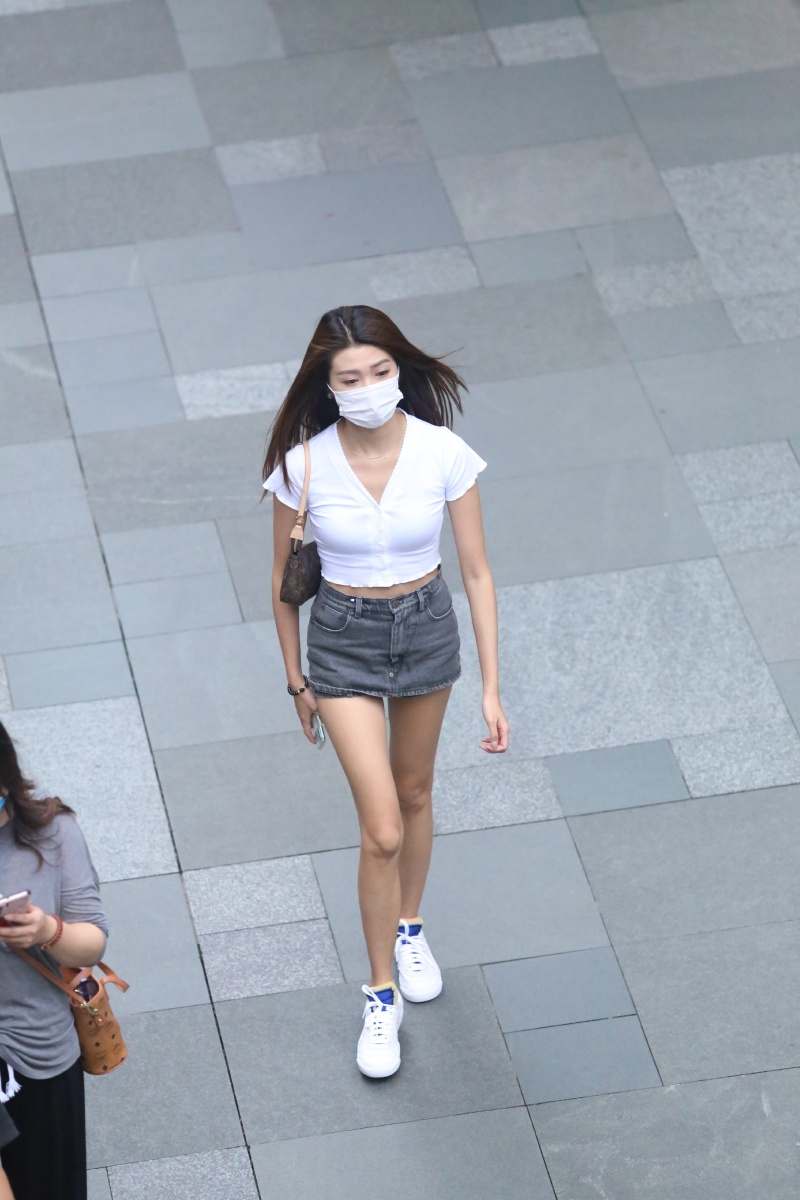 太古里街拍原图如有不方便出镜的联系我删除成都内需要免费约拍的可以