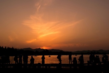 雷峰夕照
