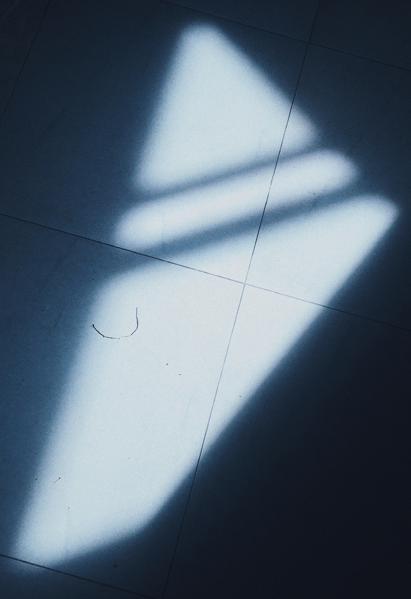 黑暗中的微光 你的微光是什么颜色 什么形状 我会有吗