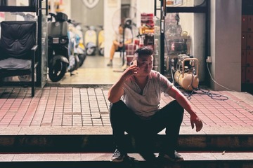 001
