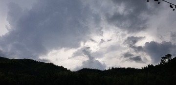 843878