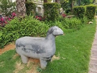 817980