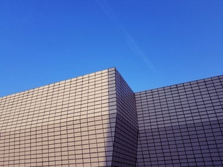 810698