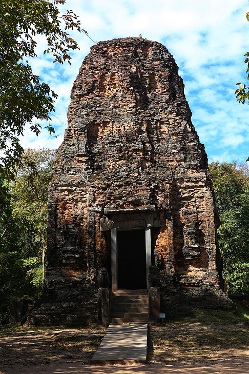 柬埔寨最古老的历史遗迹三波坡雷古2