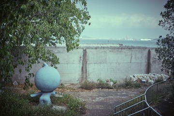 001
