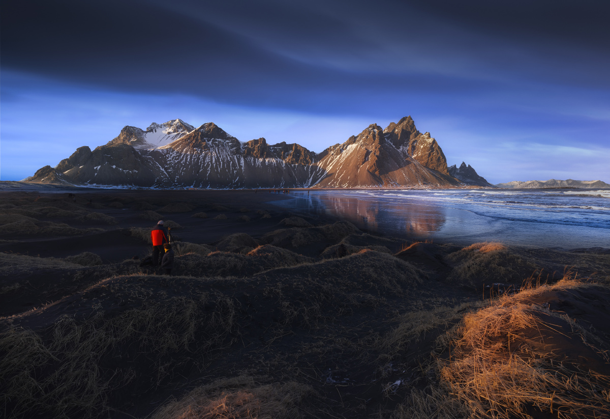 冰岛的蝙蝠山,这个地方风大的惊人,我曾被突然到来的侧风把整个人给刮