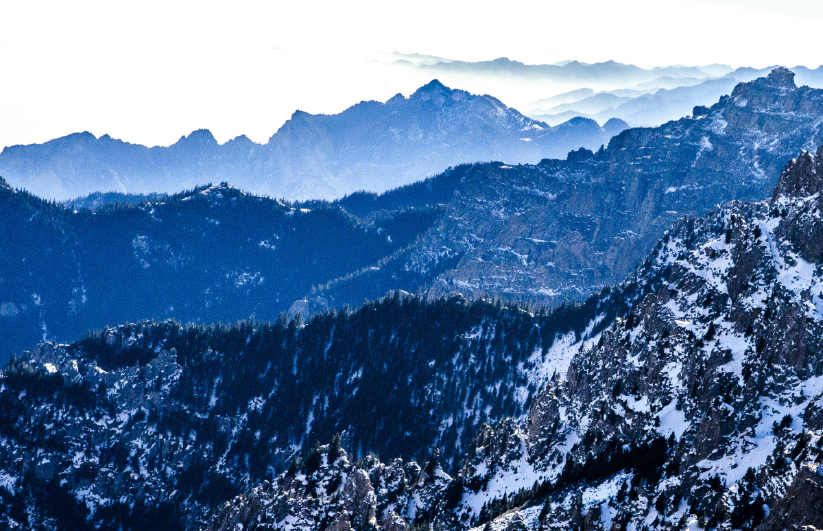 贺兰山主峰敖包疙瘩海拔3556米