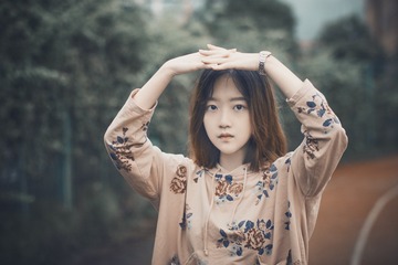 497696