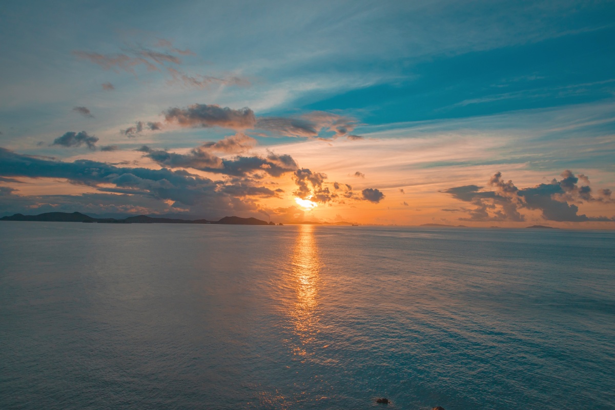 深圳南澳鹿嘴山庄第一缕阳光日出美好的一天又来到