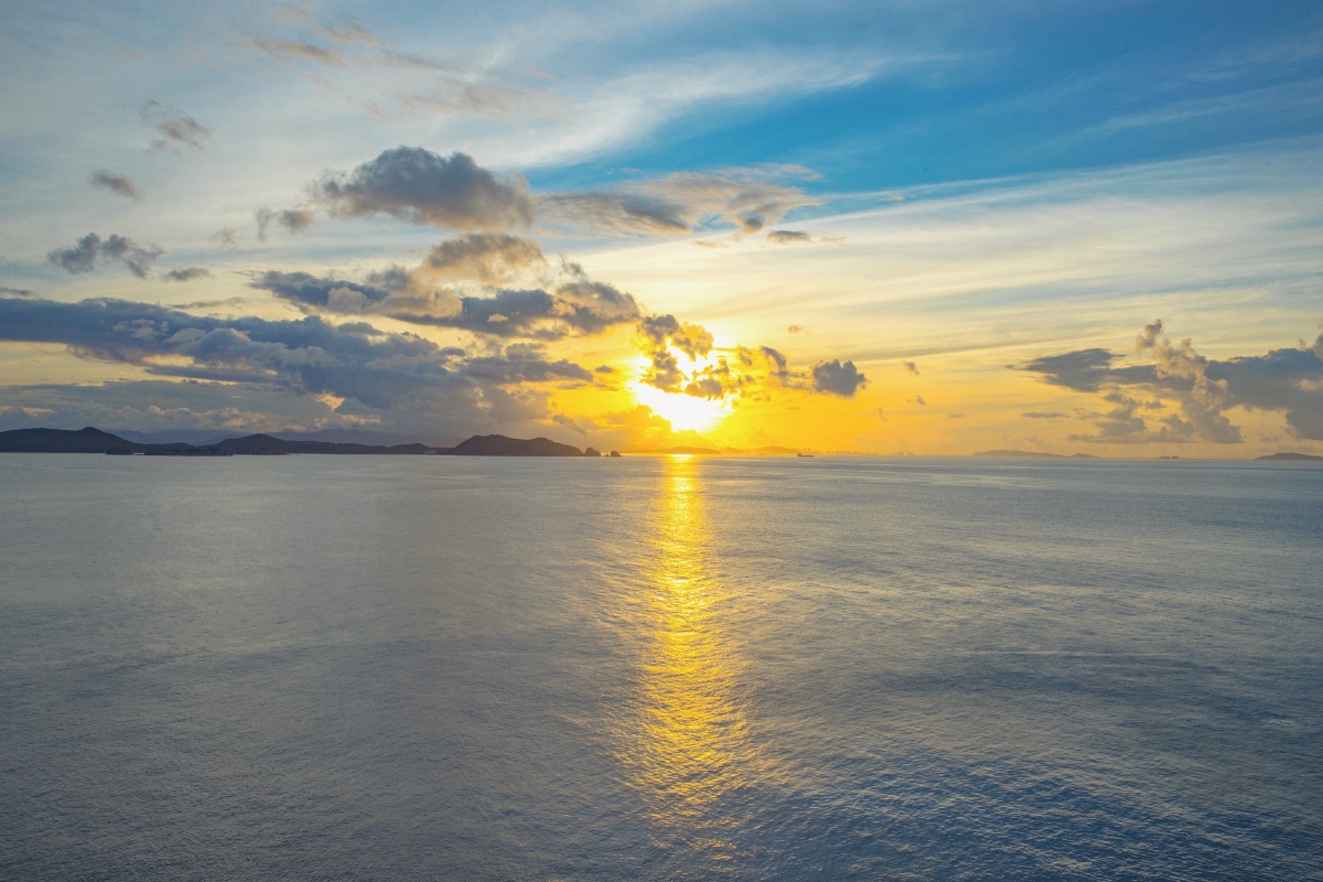 深圳南澳鹿嘴山庄第一缕阳光日出美好的一天又来到