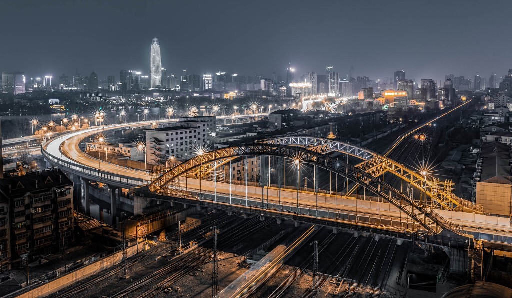 光之轨迹——流金的城市