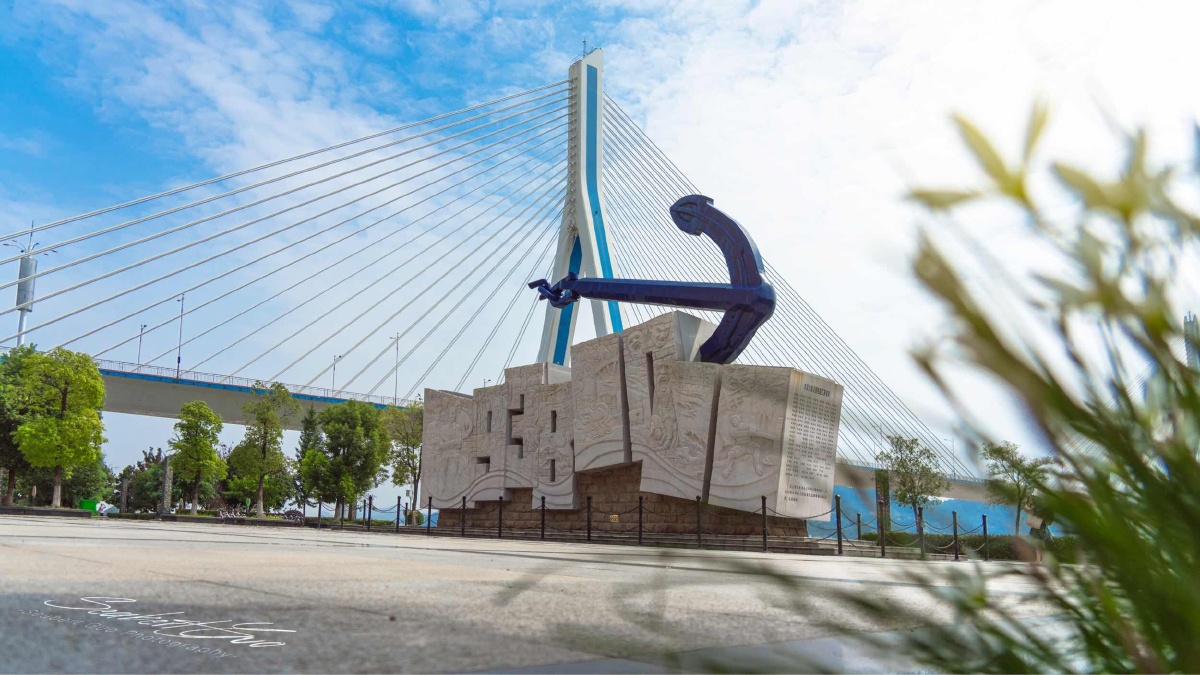 宜昌大撤退纪念雕塑 - sniperguo - 图虫