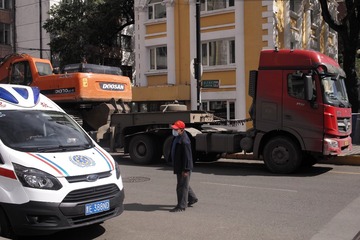 45402
