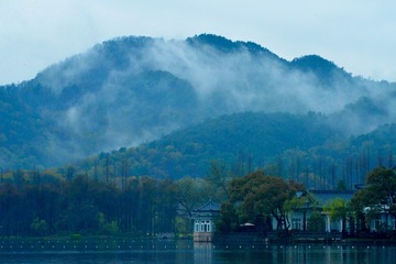 西湖烟雨