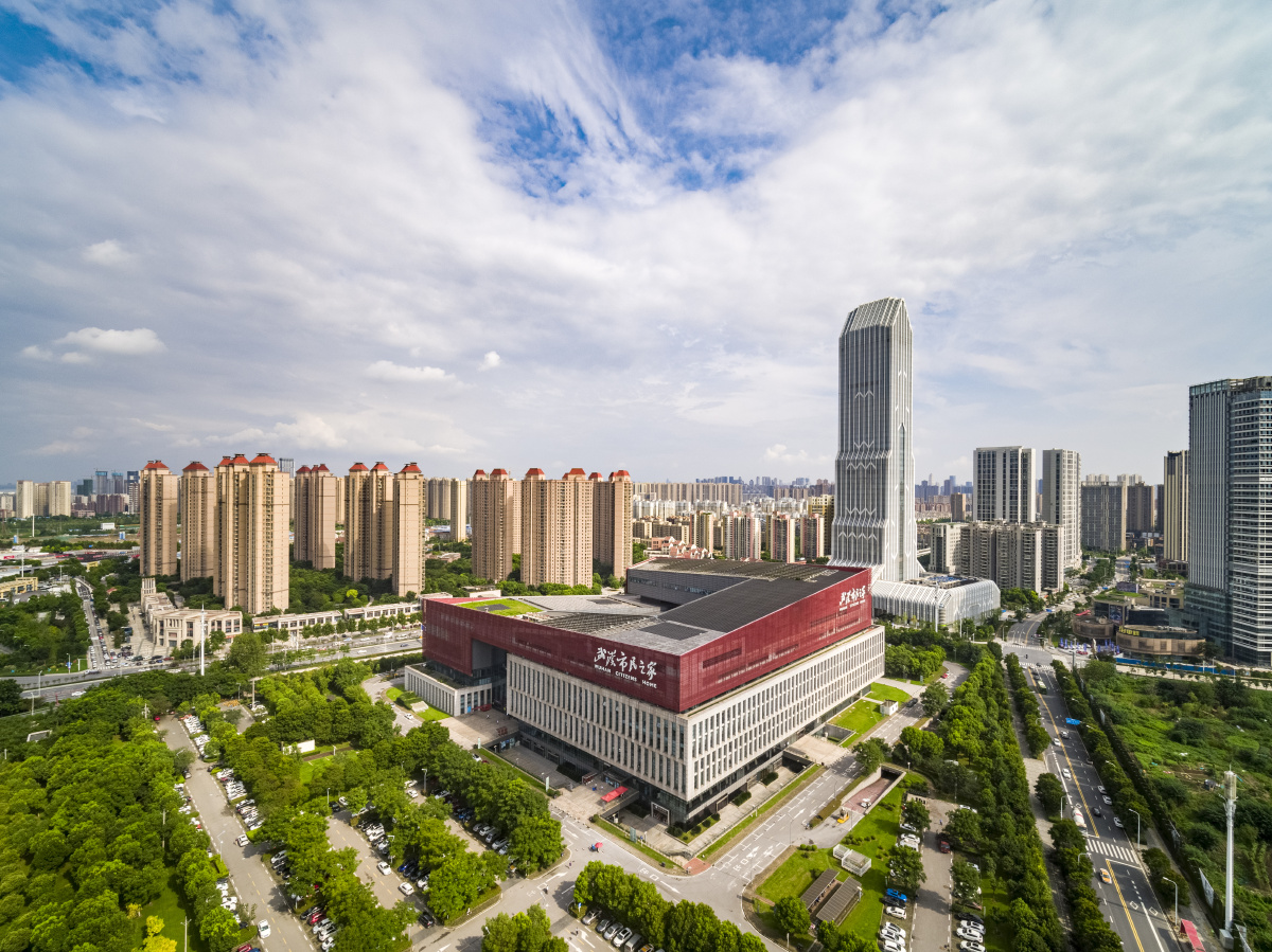 航拍武汉市民之家新长江传媒大厦