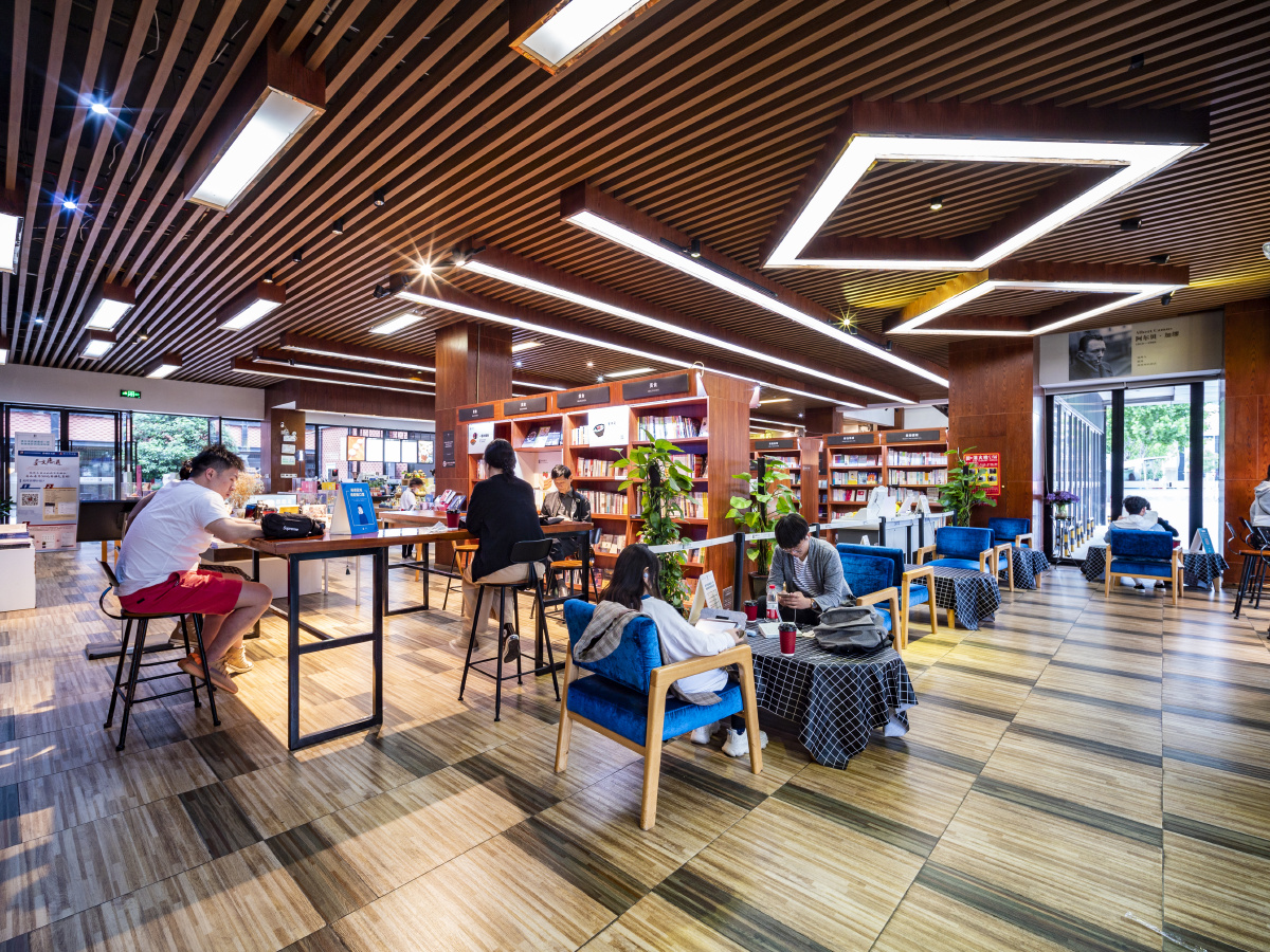 武汉澳门路卓尔书店