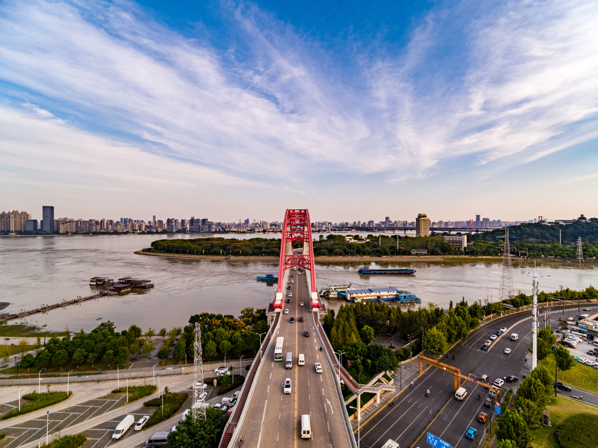 航拍武汉晴川桥