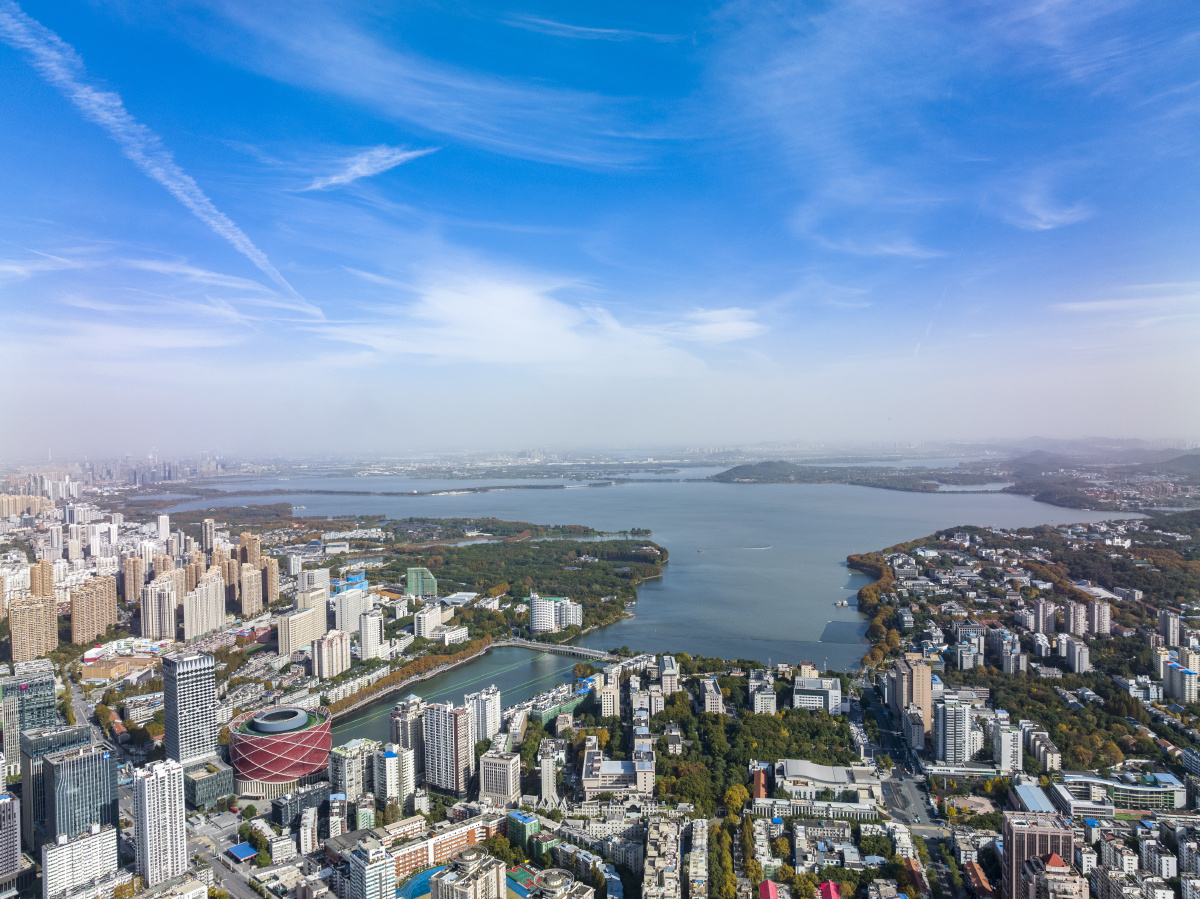 航拍武汉水果湖东湖