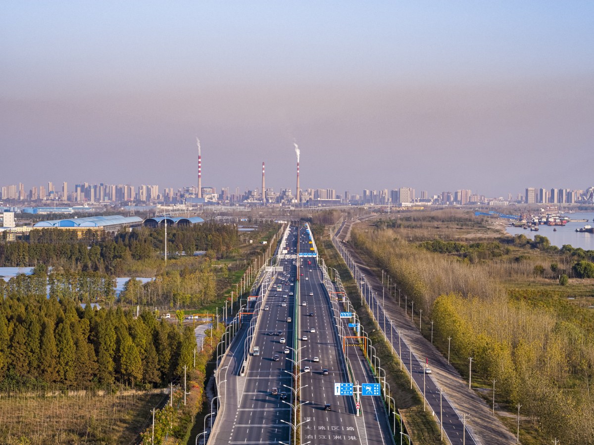 航拍武汉江北快速路