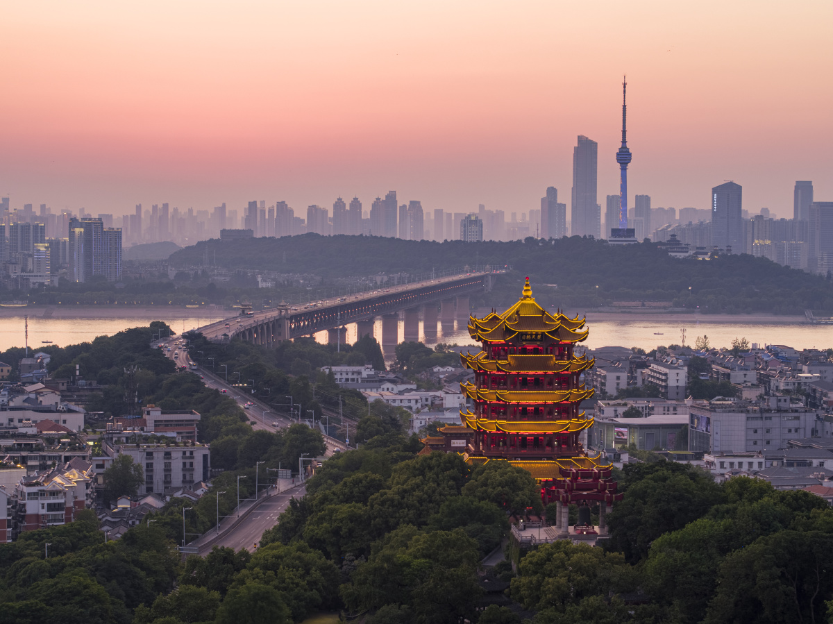 航拍武汉黄鹤楼暮色