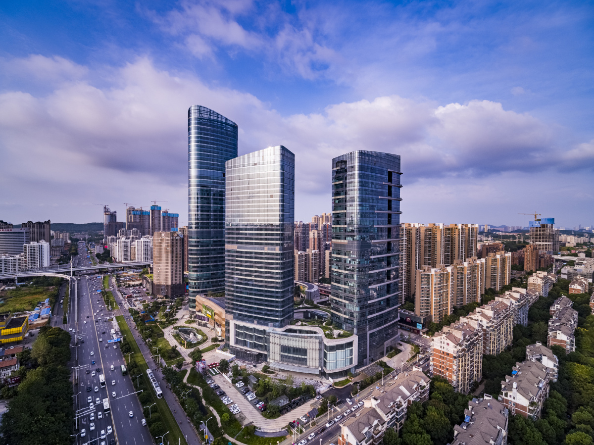 航拍武汉关山大道k11select