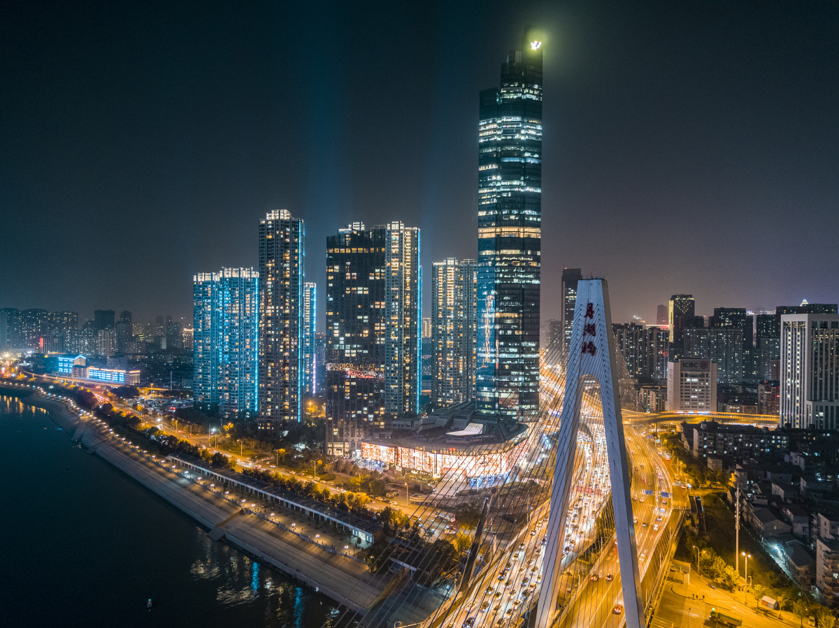 航拍武汉月湖桥越秀财富中心