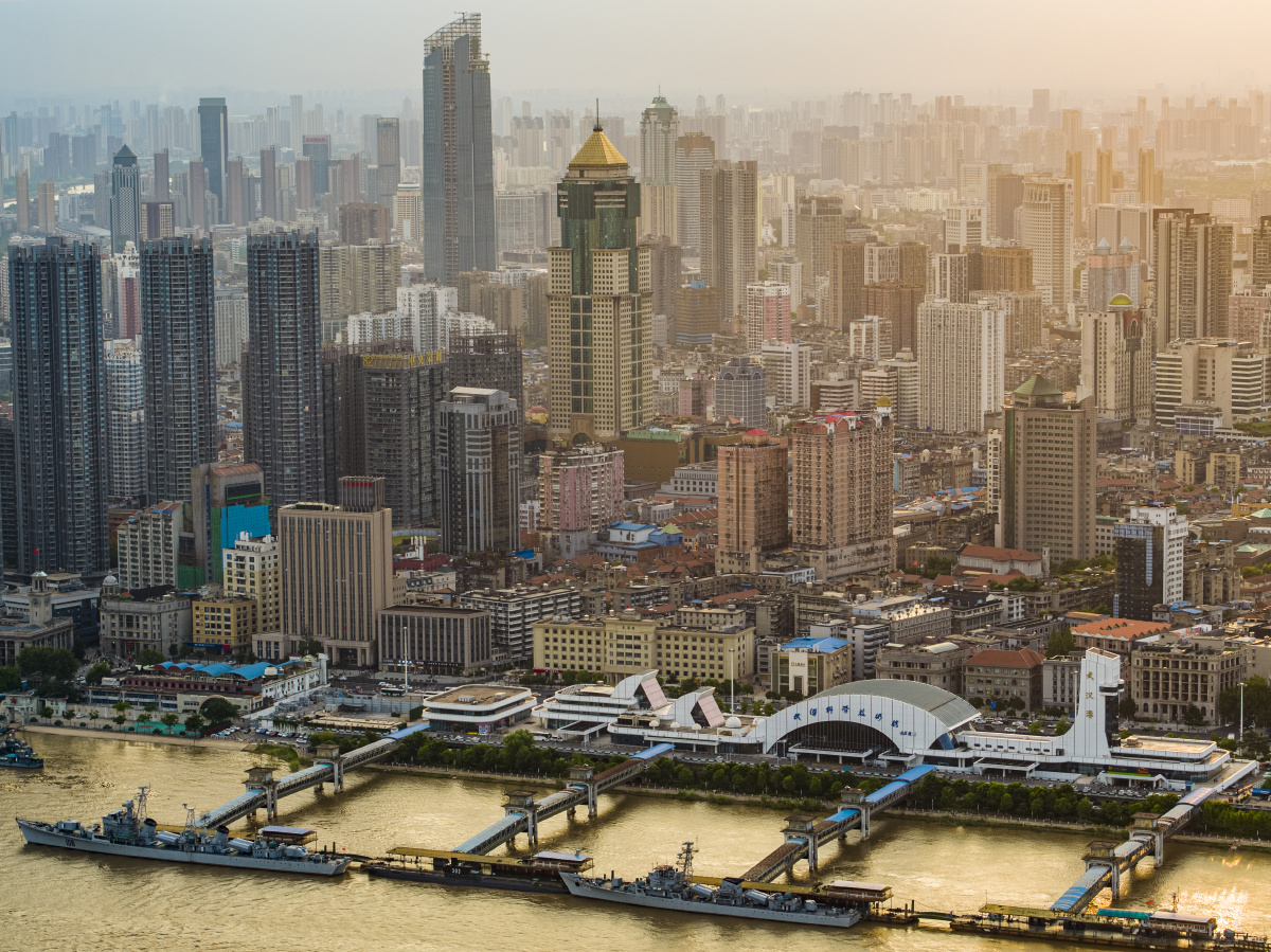 航拍武汉·武汉港日落