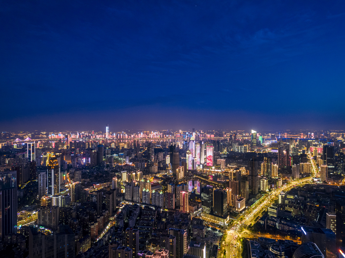 航拍武汉江汉区青年路夜景