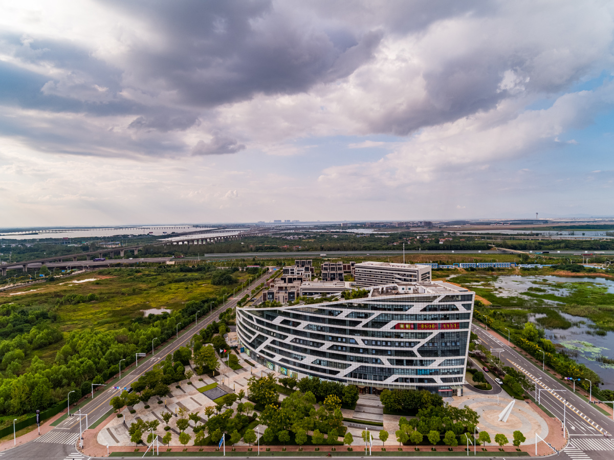 航拍武汉空港中心