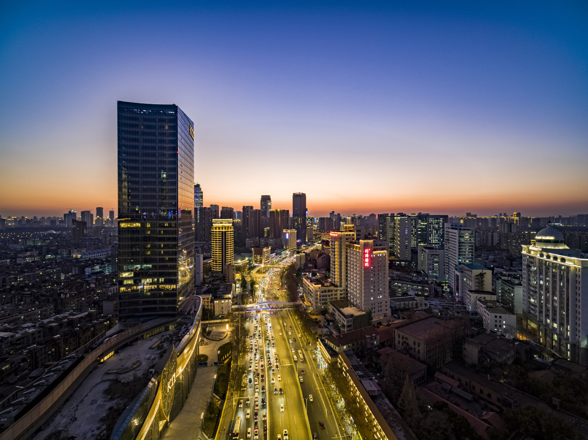 航拍武汉解放大道夜景同济医院k11