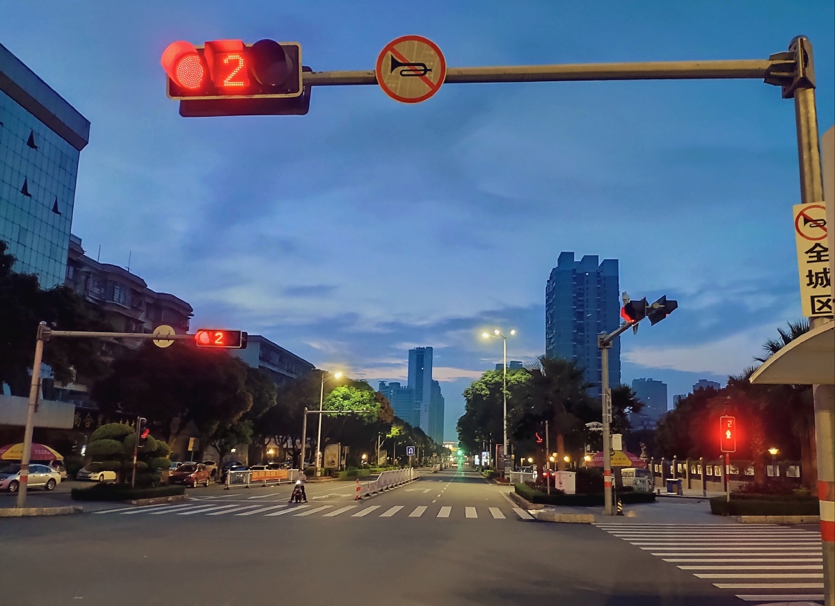 追光者凌晨4点38分的厦门岛外