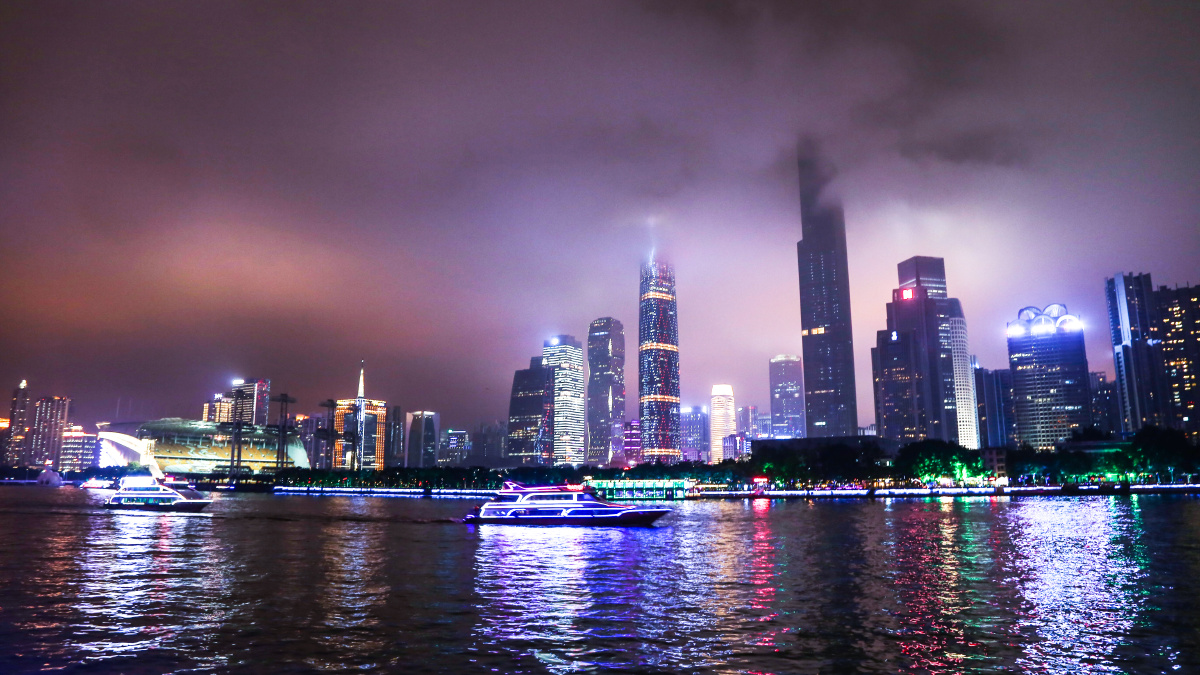 人间繁华珠江边上华灯初上