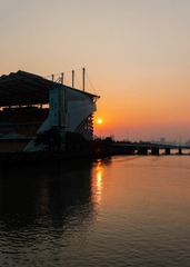 908482