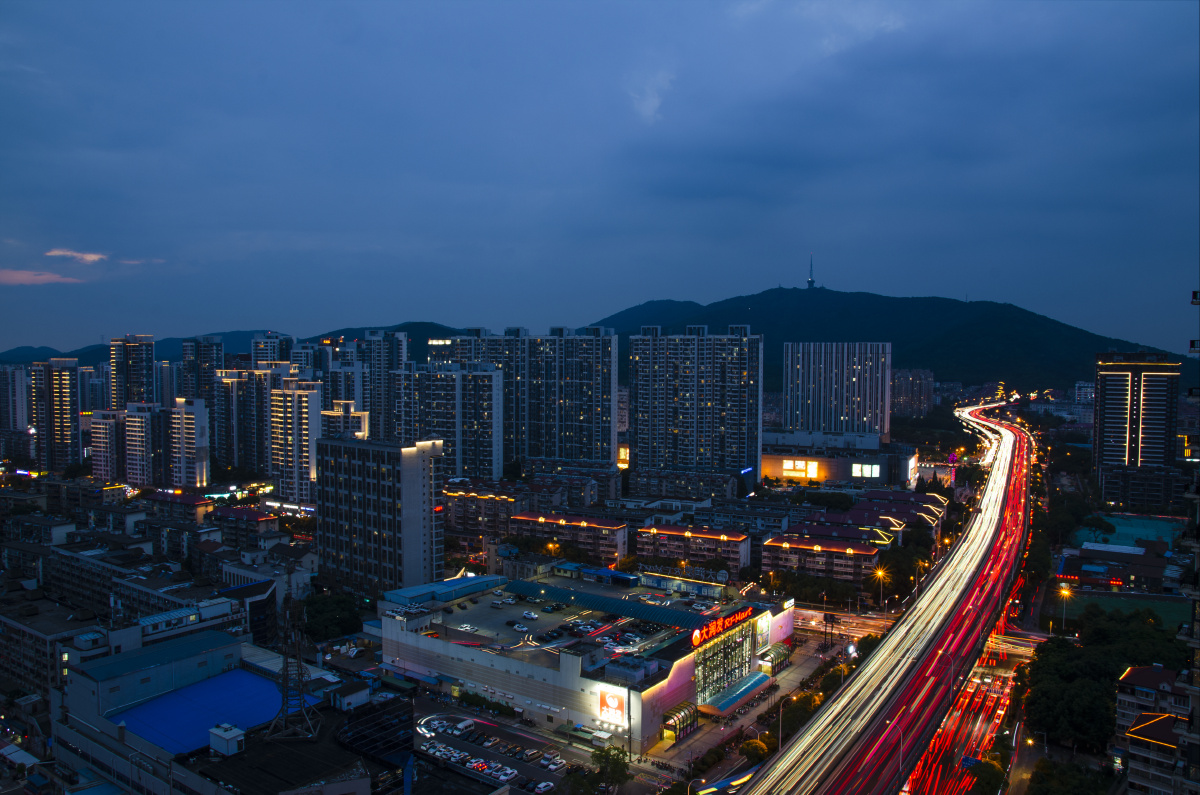 滨湖区的夜景